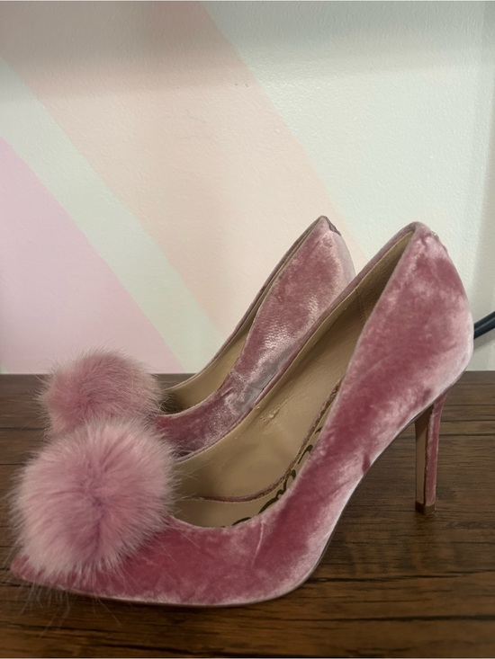 Sam Edelman Shoes - Pink Sam Edelman Haroldson velvet pumps with a pointed toe and  fur pom-pom sz 6